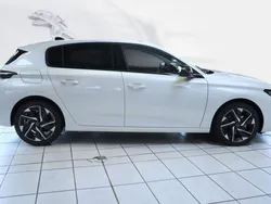 Diverse metallic Gebraucht 2023 Peugeot 308 Allure | 26.780 € (Etwas zu teuer)