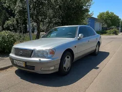 Silber Gebraucht 1999 Lexus LS400 Limousine | 11.000 €