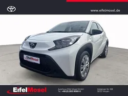 Weiß Neu 2025 Toyota Aygo X-play Kleinwagen | 15.990 €