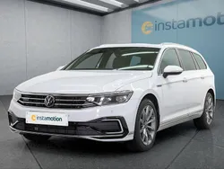 Weiß Gebraucht 2023 VW Passat GTE Kombi | 31.499 € (Fairer Preis)