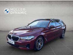 Aventurinrot Gebraucht 2022 BMW 530e Sport Line Kombi | 33.811 € (Fairer Preis)