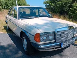 Grün Gebraucht 1980 Mercedes 240 Limousine | 16.500 €