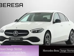Weiß Gebraucht 2022 Mercedes C200 AMG Limousine | 34.480 € (Guter Preis)