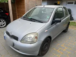 Grün Gebraucht 2002 Toyota Yaris Kleinwagen | 1.000 € (Guter Preis)