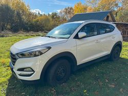 Weiß Gebraucht 2016 Hyundai Tucson Trend SUV | 12.500 € (Fairer Preis)