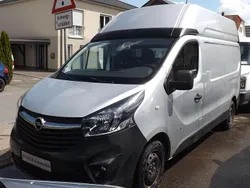 Silber Gebraucht 2017 Opel Vivaro Van | 14.800 € (Fairer Preis)