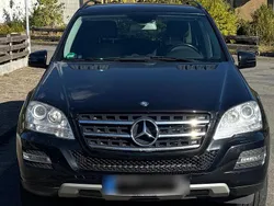 Schwarz Gebraucht 2011 Mercedes ML300 SUV | 11.500 €