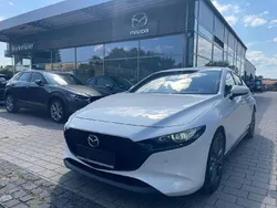Weiß Gebraucht 2020 Mazda 3 Selection Limousine | 20.900 € (Fairer Preis)