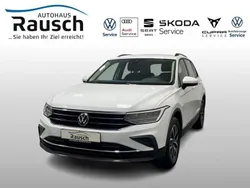 Pure white (weiß) Gebraucht 2023 VW Tiguan Life SUV | 26.850 € (Guter Preis)