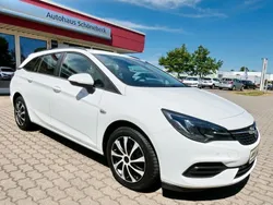 Weiß Gebraucht 2021 Opel Astra Edition Kombi | 15.682 € (Guter Preis)