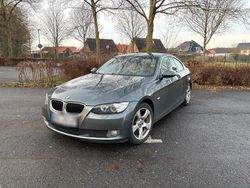 Grau Gebraucht 2009 BMW 320 Coupé | 7.250 € (Fairer Preis)
