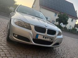 Grau Gebraucht 2010 BMW 318 Kombi | 6.000 € (Fairer Preis)