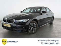 Schwarz ii/bonnet fluid black Gebraucht 2021 BMW 318 Advantage Limousine | 19.660 € (Superpreis)
