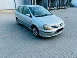 Silber Gebraucht 2002 Nissan Almera Tino Van / Kleinbus | 2.200 € (Fairer Preis)