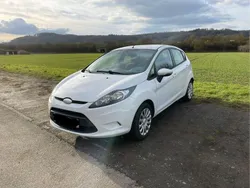 Weiß Gebraucht 2009 Ford Fiesta Trend Kleinwagen | 3.500 € (Fairer Preis)