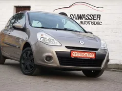 Grau Gebraucht 2010 Renault Clio III Expression Limousine | 3.900 € (Fairer Preis)