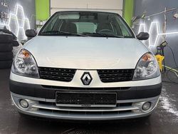 Grau Gebraucht 2002 Renault Clio II Kleinwagen | 1.500 €