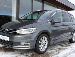 Grau Gebraucht 2017 VW Touran Highline Van / Kleinbus | 21.490 € (Fairer Preis)