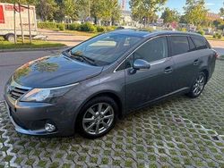 Grau Gebraucht 2013 Toyota Avensis Executive Kombi | 5.999 € (Fairer Preis)