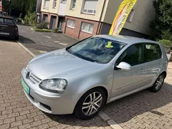 Silber Gebraucht 2005 VW Golf V Comfortline Kleinwagen | 3.999 € (Fairer Preis)