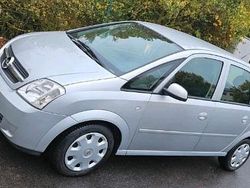 Silber Gebraucht 2005 Opel Meriva Edition Van / Kleinbus | 1.555 € (Superpreis)