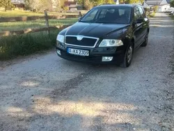 Schwarz Gebraucht 2007 Skoda Octavia Kombi | 1.890 €