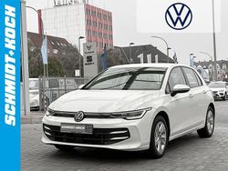 Weiß Gebraucht 2024 VW Golf VIII Life Limousine | 28.990 € (Etwas zu teuer)