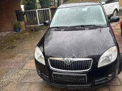 Schwarz Gebraucht 2009 Skoda Roomster Van / Kleinbus | 2.200 € (Fairer Preis)