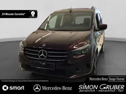 Rot Gebraucht 2024 Mercedes 180 Progressive Limousine | 30.950 € (Fairer Preis)