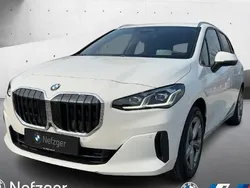 Weiß Gebraucht 2024 BMW 218 Comfort Edition Kombi | 37.400 €