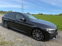 Grau Gebraucht 2018 BMW 520 M Sport Kombi | 15.450 € (Fairer Preis)