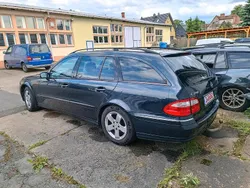 Blau Gebraucht 2004 Mercedes E240 Kombi | 2.500 € (Teuer)