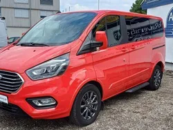 Rot Gebraucht 2019 Ford Tourneo Custom Van / Kleinbus | 31.890 € (Fairer Preis)