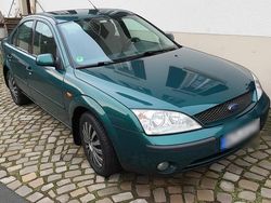 Grün Gebraucht 2002 Ford Mondeo Limousine | 2.350 € (Fairer Preis)