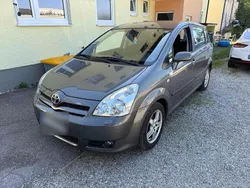 Grau Gebraucht 2006 Toyota Corolla Verso Van / Kleinbus | 4.500 € (Etwas zu teuer)