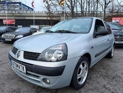 Silber Gebraucht 2002 Renault Clio II Limousine | 1.650 € (Fairer Preis)