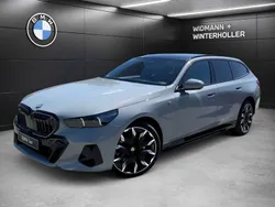 Grau Neu 2025 BMW 550e M Sport Limousine | 94.880 €