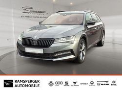 Grau (graphitegrau metallic) Gebraucht 2022 Skoda Superb SportLine Kombi | 32.990 € (Etwas zu teuer)