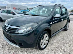 Grau Gebraucht 2011 Dacia Sandero Stepway Kleinwagen | 4.250 € (Fairer Preis)