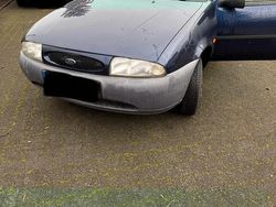 Blau Gebraucht 1998 Ford Fiesta Kleinwagen | 500 € (Guter Preis)