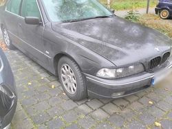 Schwarz Gebraucht 2000 BMW 523 Limousine | 3.900 € (Fairer Preis)