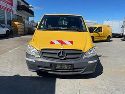 Gelb Gebraucht 2011 Mercedes Vito Van / Kleinbus | 7.699 € (Guter Preis)