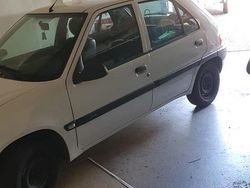 Weiß Gebraucht 2000 Citroën Saxo Kleinwagen | 1.000 € (Fairer Preis)