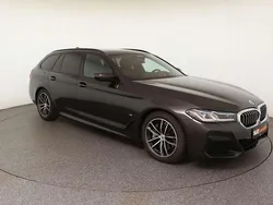 Sophistograu brillanteffekt Gebraucht 2023 BMW 530 M Sport Kombi | 41.440 € (Guter Preis)