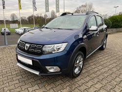 Blau Gebraucht 2019 Dacia Sandero Prestige Limousine | 10.690 € (Etwas zu teuer)