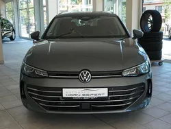 Grau Gebraucht 2024 VW Passat Business Kombi | 35.450 € (Fairer Preis)