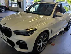 Weiß Gebraucht 2021 BMW X5 M Sport SUV | 53.777 € (Fairer Preis)