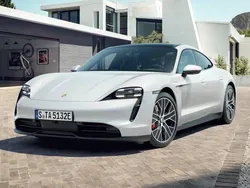 Carraraweißmetallic Gebraucht 2023 Porsche Taycan 4S Limousine | 75.900 € (Guter Preis)
