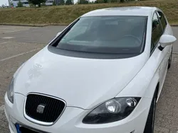 Weiß Gebraucht 2010 Seat Leon Style Limousine | 4.200 € (Fairer Preis)