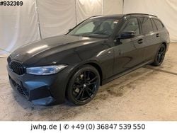 Saphirschwarz (metallic) Gebraucht 2024 BMW 320 Sport Line Limousine | 39.950 € (Teuer)